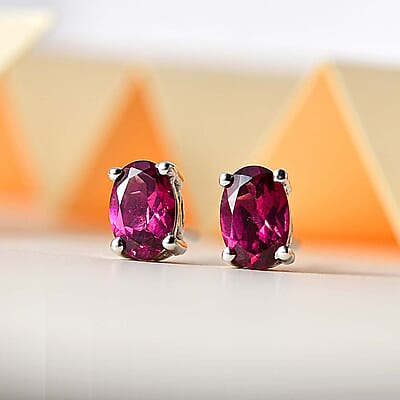 Orissa Rhodolite Garnet Solitaire Stud Earrings in Platinum Over Sterling Silver 1.10 ctw