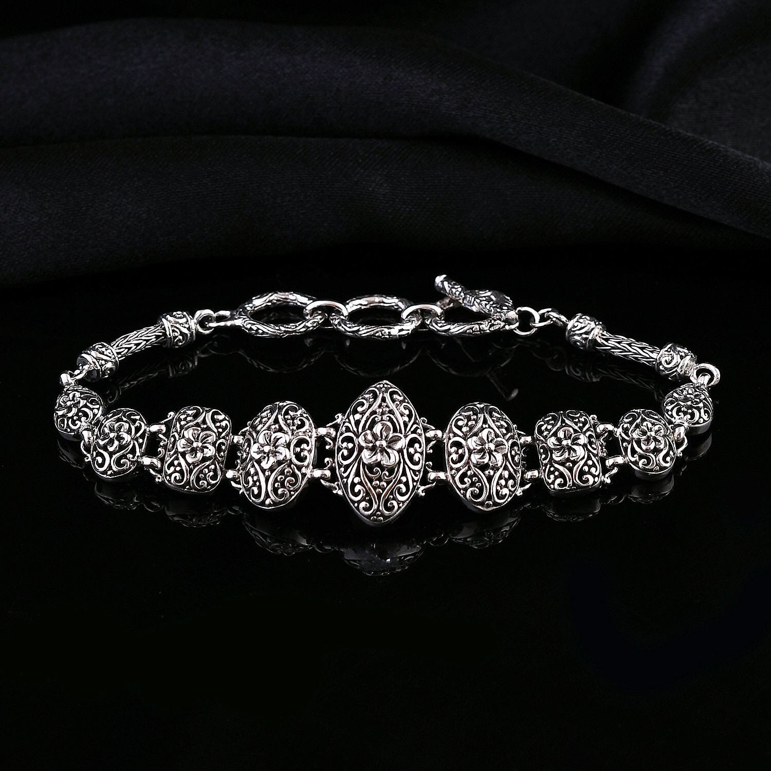 Bali Legacy Sterling Silver Frangipani Flower Bracelet (6.50-8.25In) 19.80 Grams