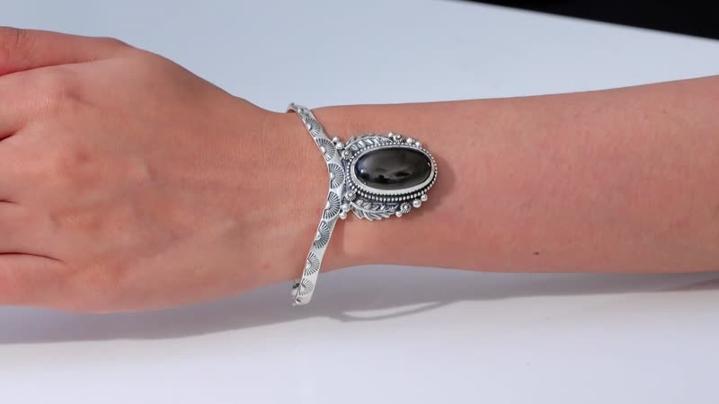 Artisan Crafted Elite Shungite South West Style Feather Cuff Bracelet in Sterling Silver (7.25 In) 11.50 ctw