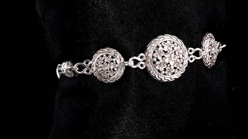 Bali Legacy Frangipani Flower Bracelet in Sterling Silver (6.50-8.0In) 20.25 Grams