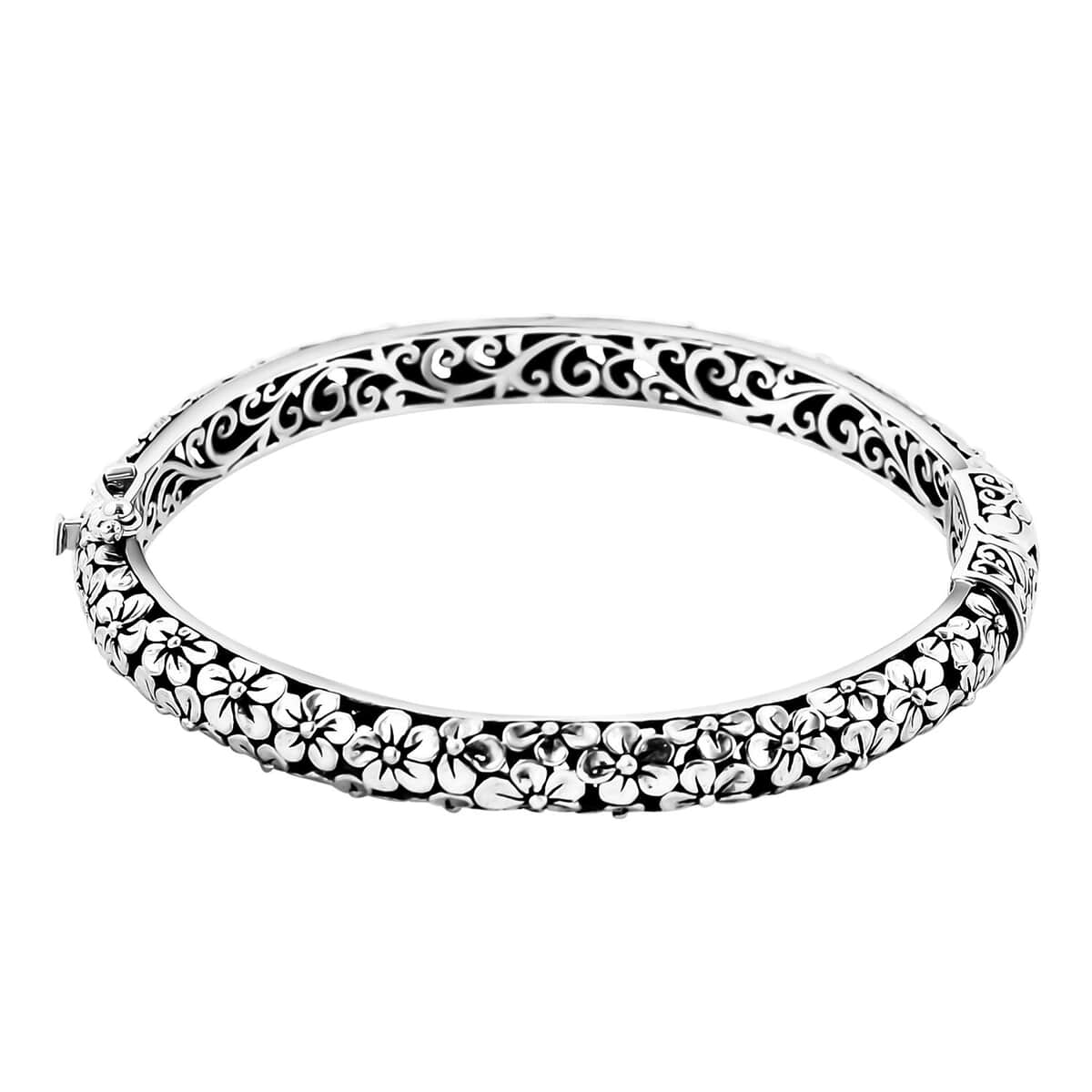 Doorbuster Bali Legacy Sterling Silver Frangipani Flower Bangle Bracelet (6.50 In) 26.15 Grams image number 0