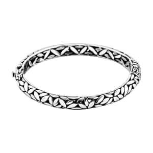 Bali Legacy Leaf Borobudur Bangle Bracelet in Sterling Silver (7.25 In) 27.50 Grams