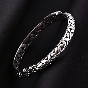 Bali Legacy Leaf Borobudur Bangle Bracelet in Sterling Silver (7.25 In) 27.50 Grams