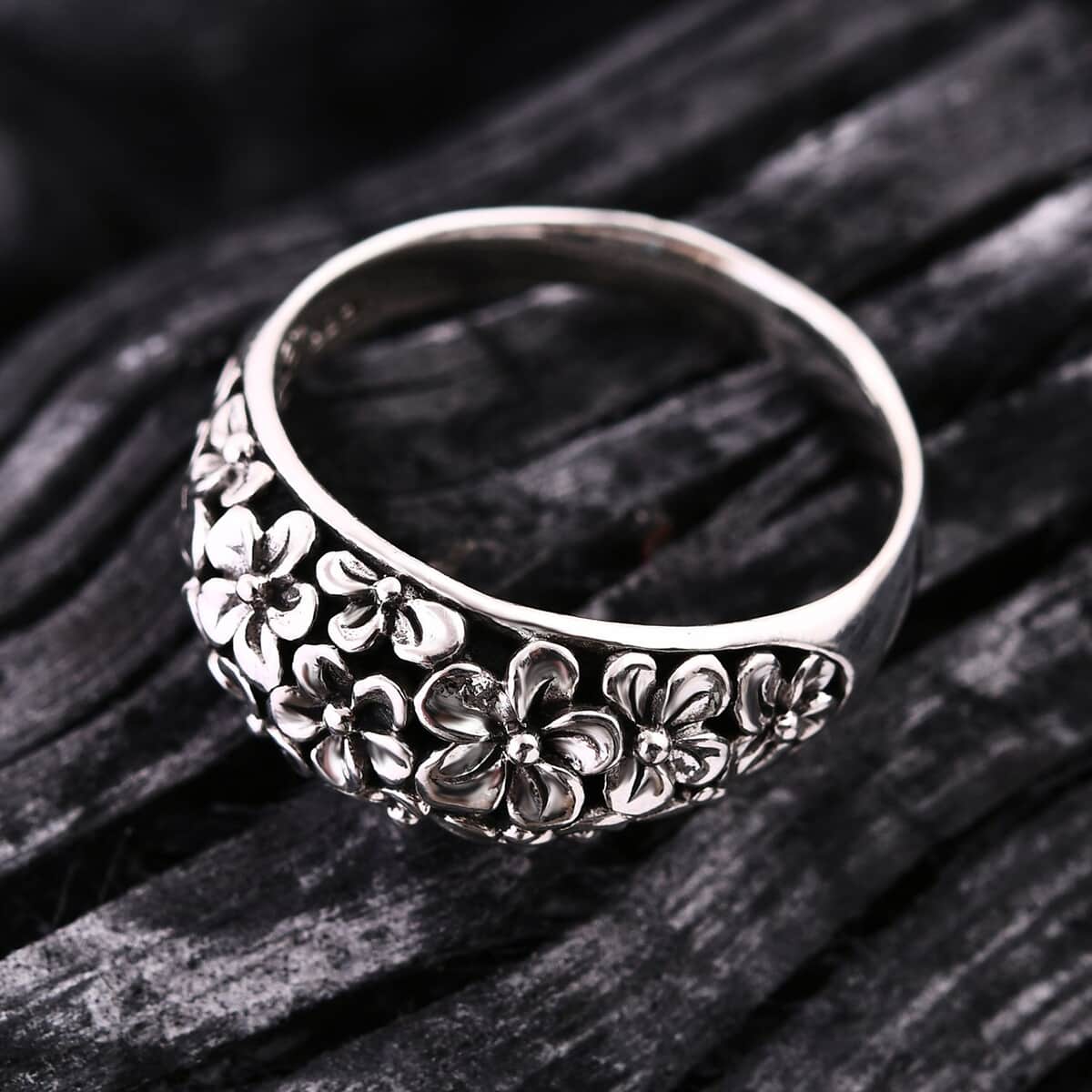 Doorbuster Bali Legacy Frangipani Flower Ring in Sterling Silver (Size 10.0) 4.90 Grams image number 1