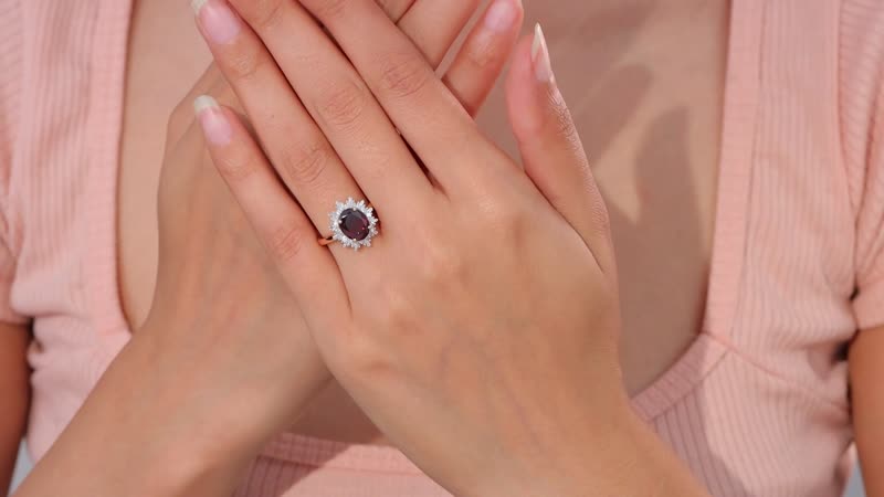 Luxoro 10K Rose Gold Premium Orissa Rhodolite Garnet and G-H I2 Diamond Ring (Size 10.0) 3.40 ctw (Del. in 10-12 Days)