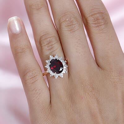 Luxoro 10K Rose Gold Premium Orissa Rhodolite Garnet and G-H I2 Diamond Ring (Size 10.0) 3.40 ctw (Del. in 10-12 Days)