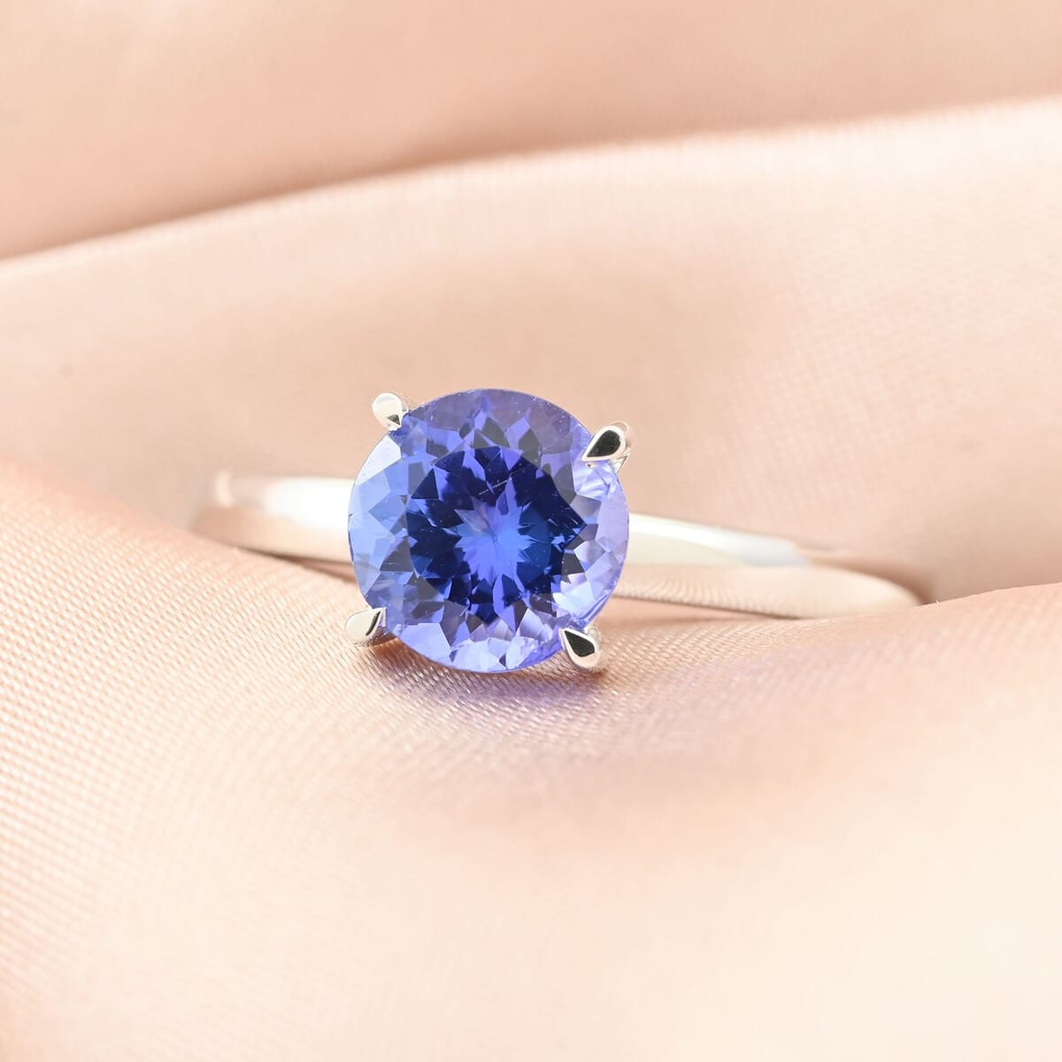Certified & Appraised Rhapsody AAAA Tanzanite and E-F VS Diamond 1.45 ctw Ringin 950 Platinum (Size 7.5) 4.85 Grams image number 1