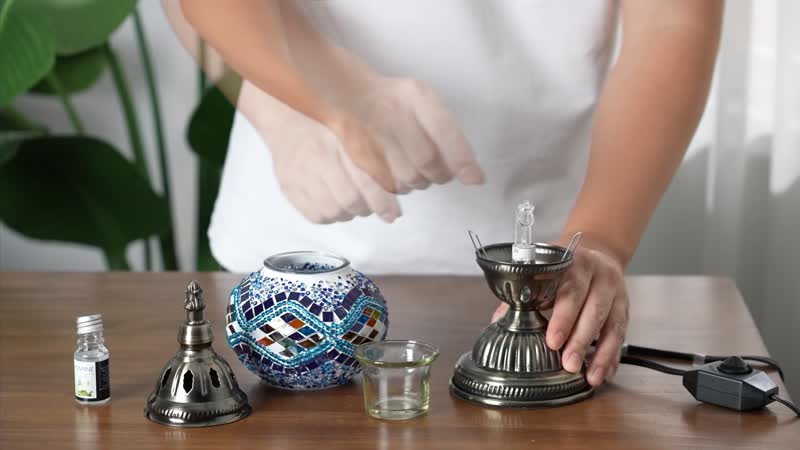 Fragrant Turkish Moroccan Glass Mosaic Table Lamp (4.5"x4.5"x11.4") with Bulb and 10 Pieces of Essential Oils for Aromatherapy (US Plug, 110V, 30W)