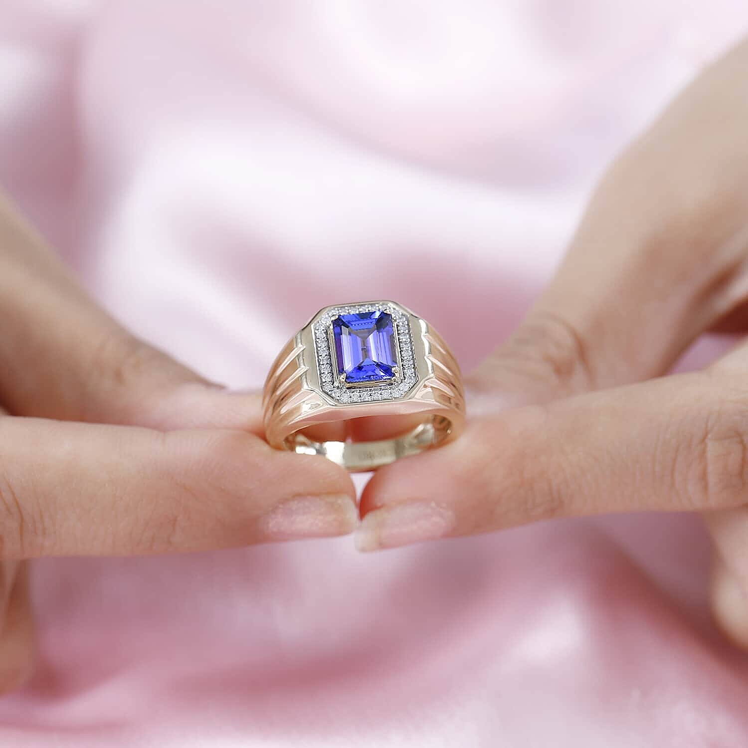 Luxoro 14K Yellow Gold AAA Tanzanite and G-H I2 Diamond Men's Ring 9 Grams 2.85 ctw