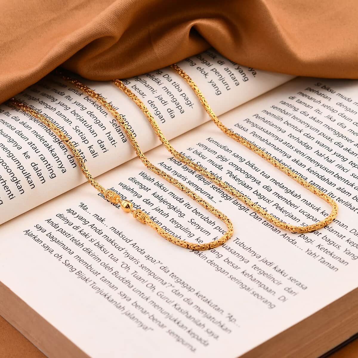 18K Yellow Gold 2.5mm Borobudur Chain Necklace with Magnetic Lock 18 Inches 17.40 Grams image number 1
