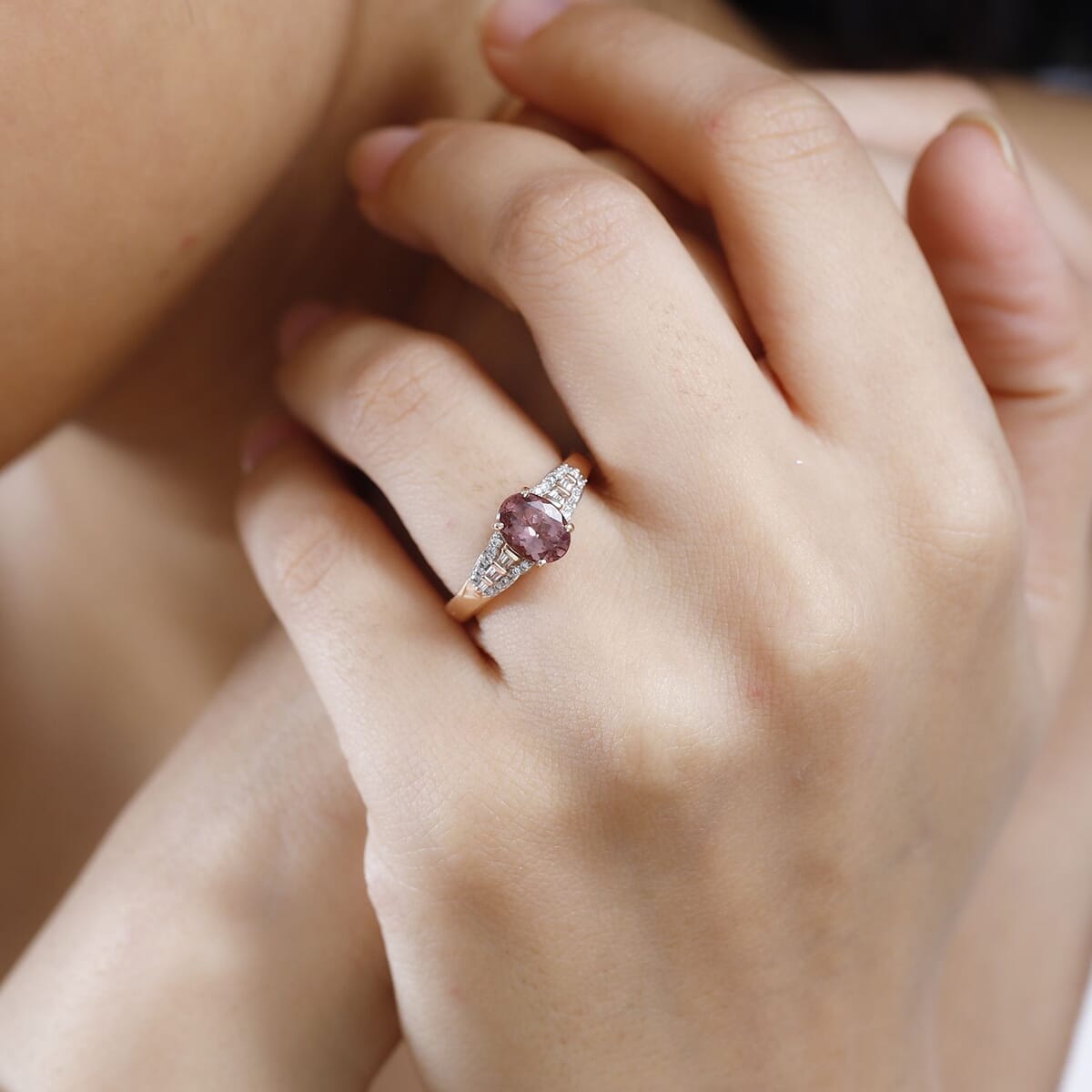 Luxoro 10K Rose Gold Premium Blush Apatite and G-H I2 Diamond Ring (Size 8.0) 1.35 ctw image number 2