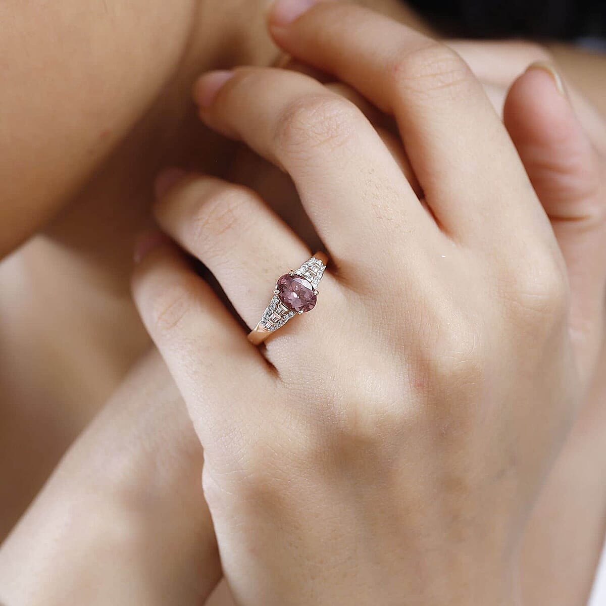 Luxoro 10K Rose Gold Premium Blush Apatite, Diamond (G-H, I2) Ring (Size 9.5) 1.35 ctw image number 2