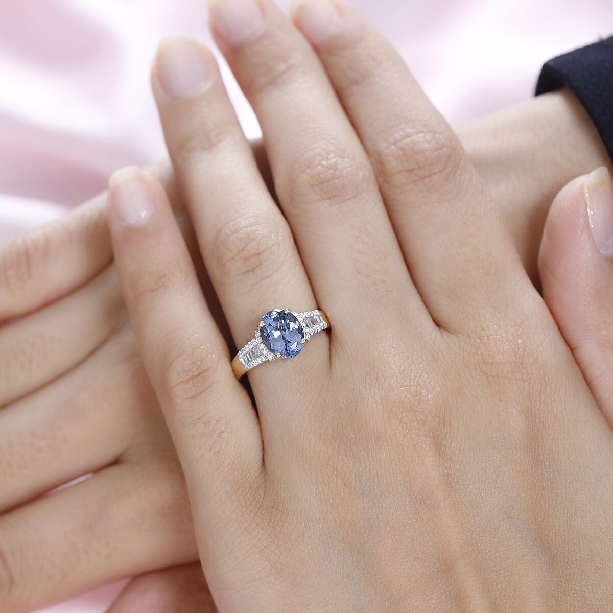 Luxoro 10K Yellow Gold Premium Peacock Tanzanite and Diamond G-H I2 Ring (Size 9.0) 4 Grams 2.85 ctw With Free Tanzanite Book  image number 2