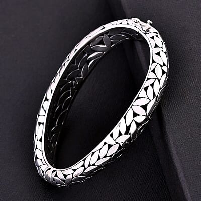 Bali Legacy Leafs Bangle Bracelet in Sterling Silver (6.50 In) 39.94 Grams