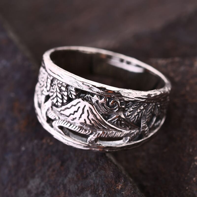 Bali Legacy Landscapes & Leaves Ring in Sterling Silver (Size 8.0) 6.10 Grams