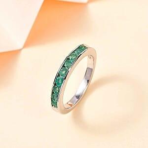 Kagem Zambian Emerald 0.86 ctw Band Ring in Rhodium Over Sterling Silver (Size 6.5)