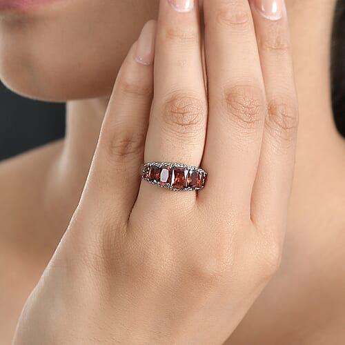 Simulated Red Diamond / 10 - Product card gallery slide 3 (9432074813695)