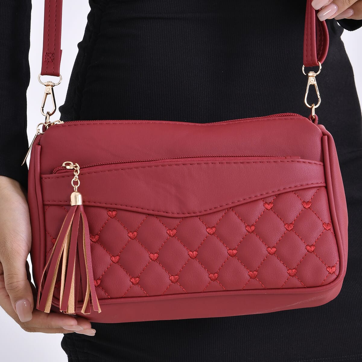 Red Faux Leather Quilted Pattern Crossbody Bag with Detachable Shoulder Strap image number 2