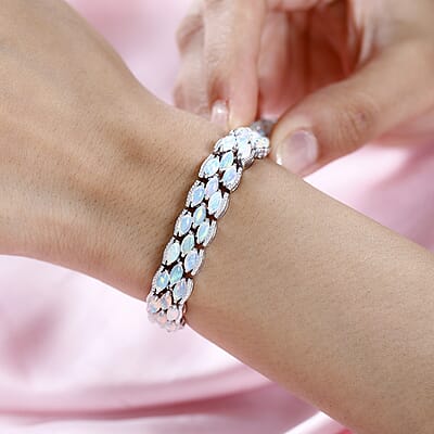 Premium Ethiopian Welo Opal Bracelet in Platinum Over Sterling Silver (7.25 In) 11.50 ctw