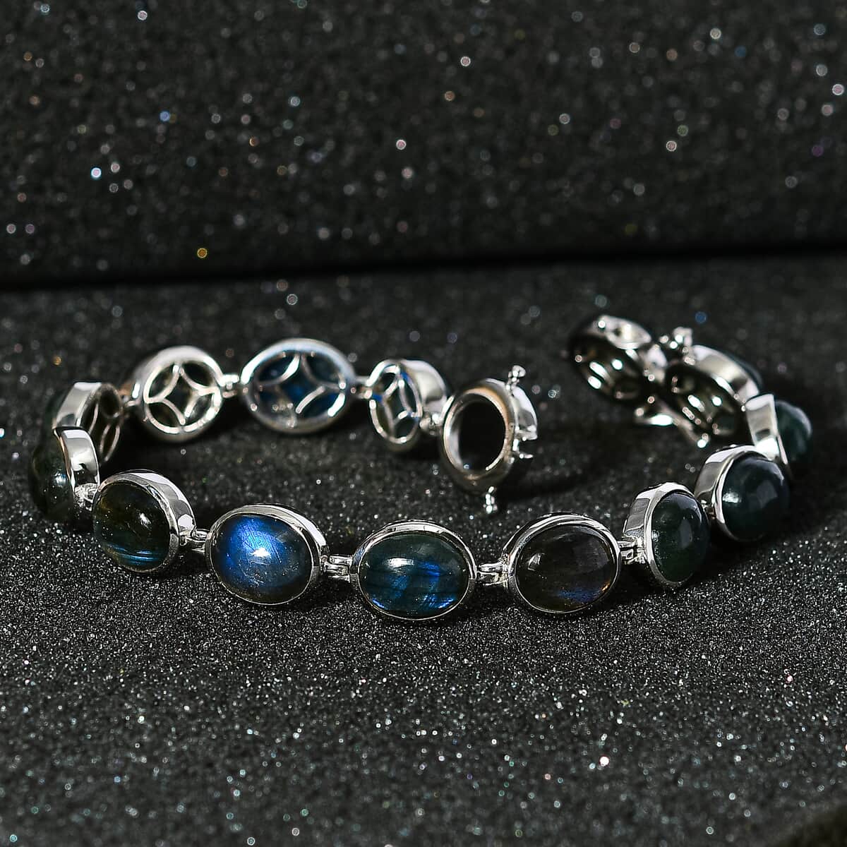 Malagasy Labradorite Bracelet in Platinum Over Sterling Silver (7.50 In) 44.00 ctw image number 2