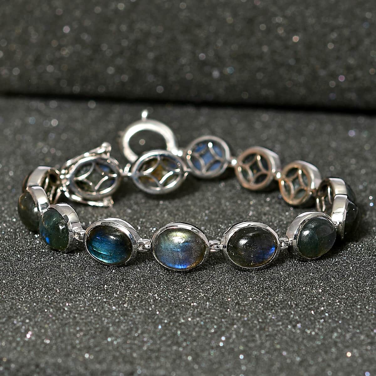 Malagasy Labradorite Bracelet in Platinum Over Sterling Silver (8.00 In) 50.75 ctw image number 2