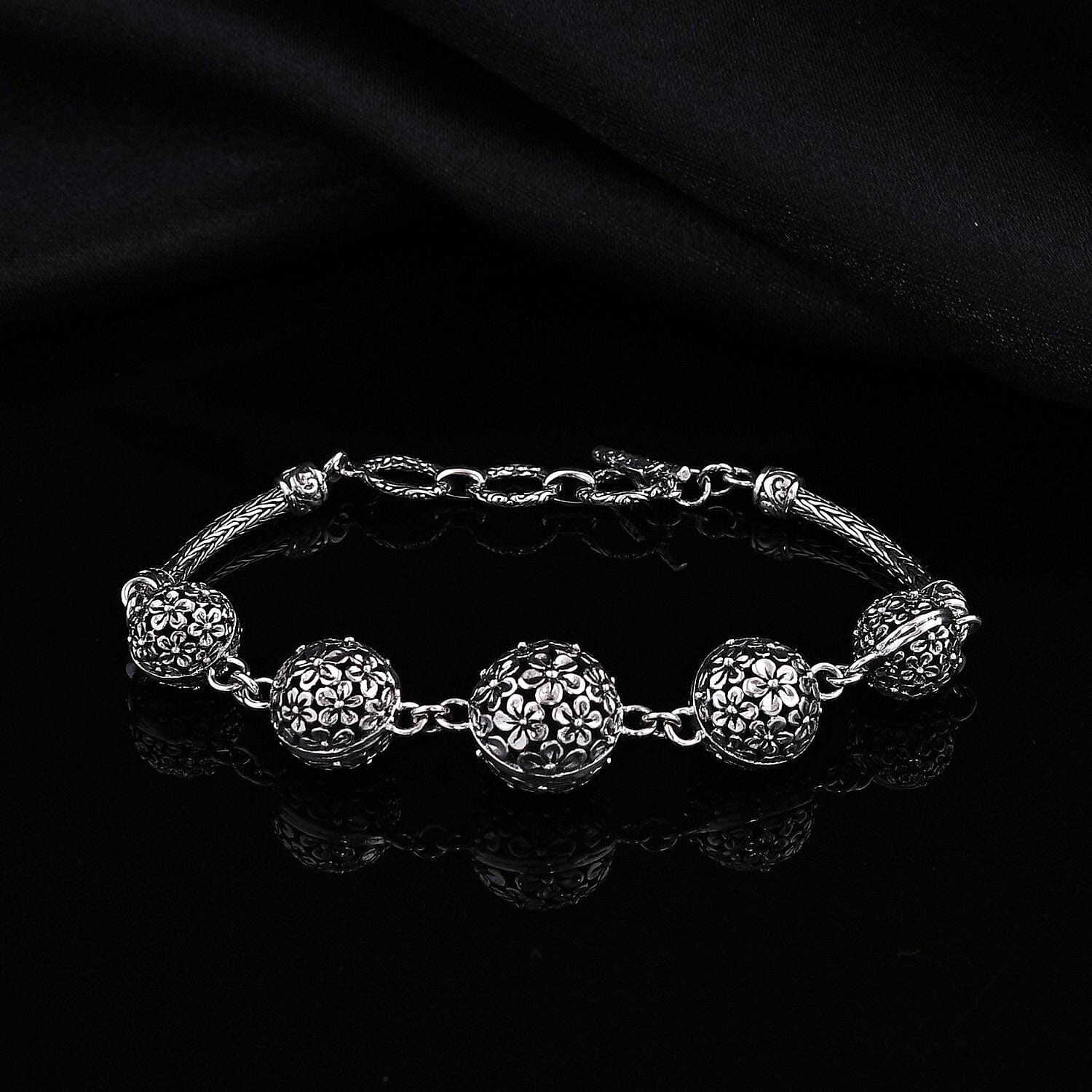 Round - Product card gallery slide 2 (10145403601179)