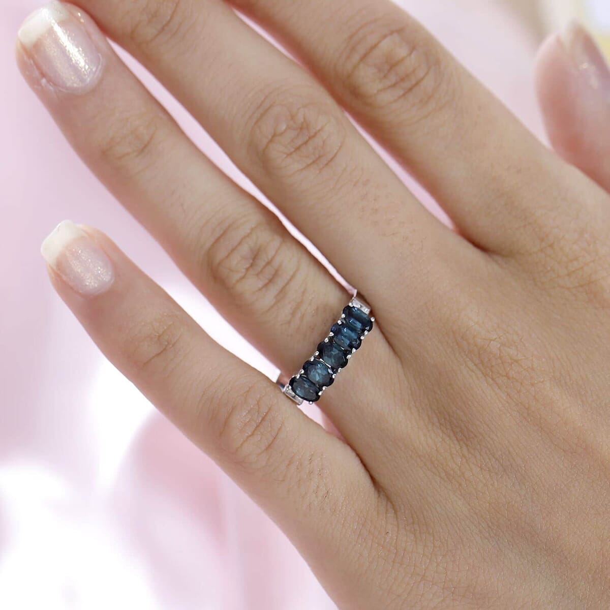 Luxoro 14K White Gold AAA Monte Belo Indicolite and G-H I2 Diamond 5 Stone Ring (Size 9.5) 1.35 ctw image number 2