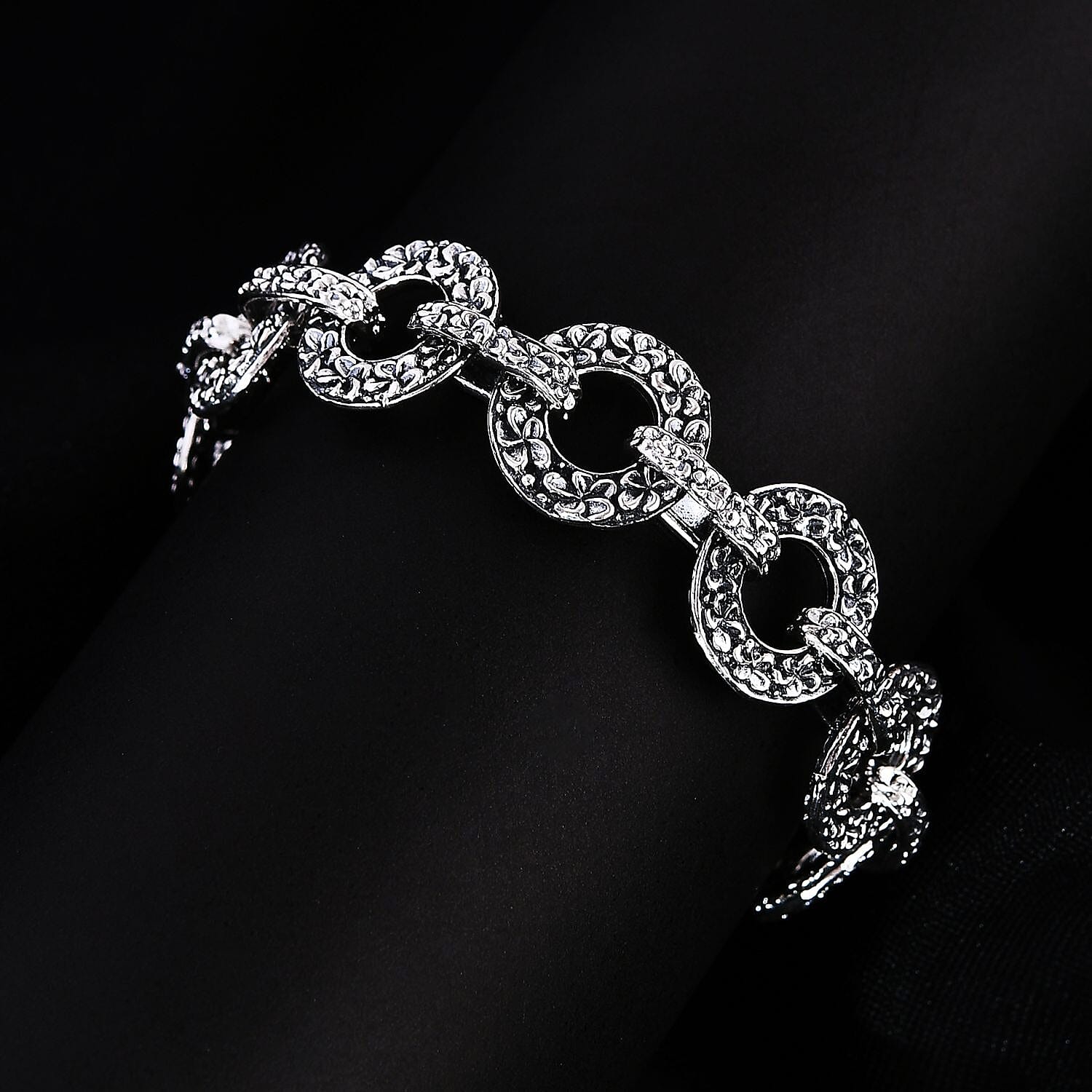 TLV Bali Legacy Sterling Silver Filigree Cushion Bracelet (6.50 In) (22.29 g)