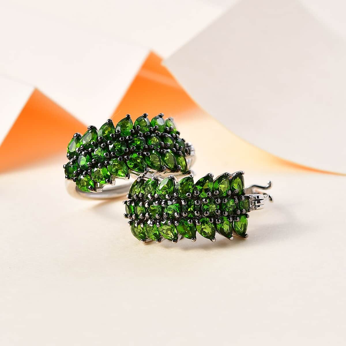 Chrome Diopside Hoop Earrings in Platinum Over Sterling Silver 7.25 ctw image number 1