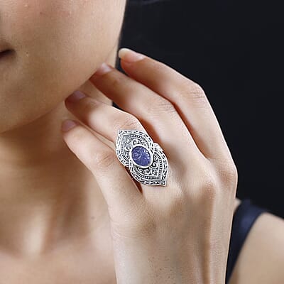 Indian Artistry Tanzanite Carved 4.75 ctw Filigree Ring in Sterling Silver (Size 10.0)