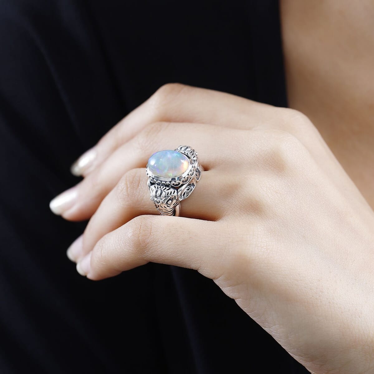 Indian Artistry Ethiopian Welo Opal 4.20 ctw Elephant Ring in Sterling Silver (Size 6.0) image number 3