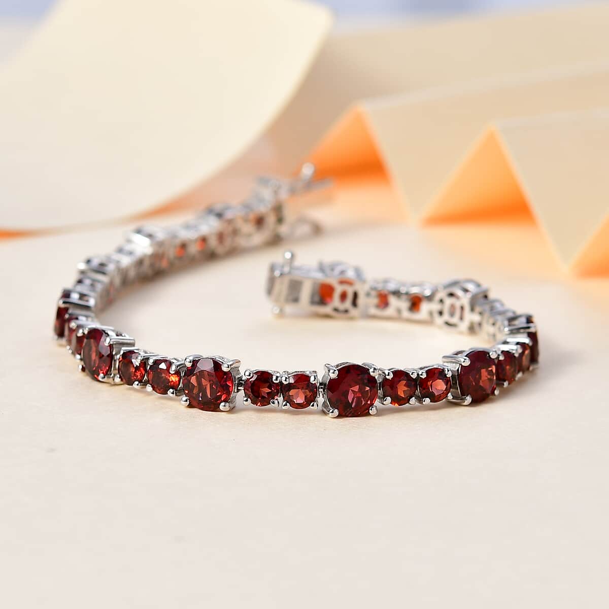 Mozambique Garnet Bracelet in Platinum Over Sterling Silver (7.25 In) 19.85 ctw image number 1