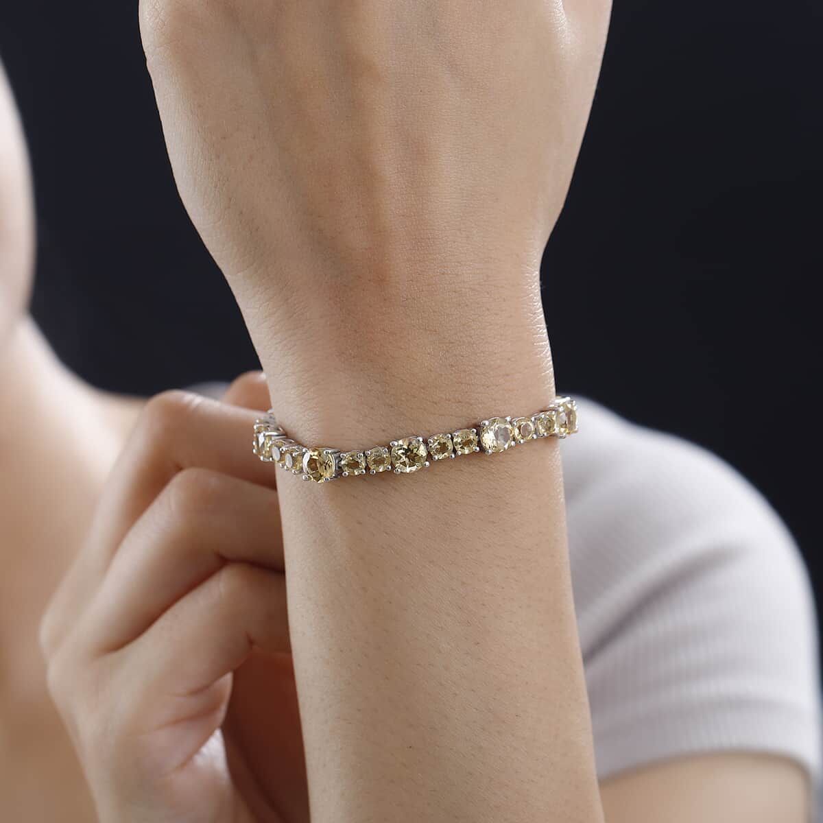 Brazilian Citrine Bracelet in Platinum Over Sterling Silver (8.00 In) 15.60 ctw image number 2