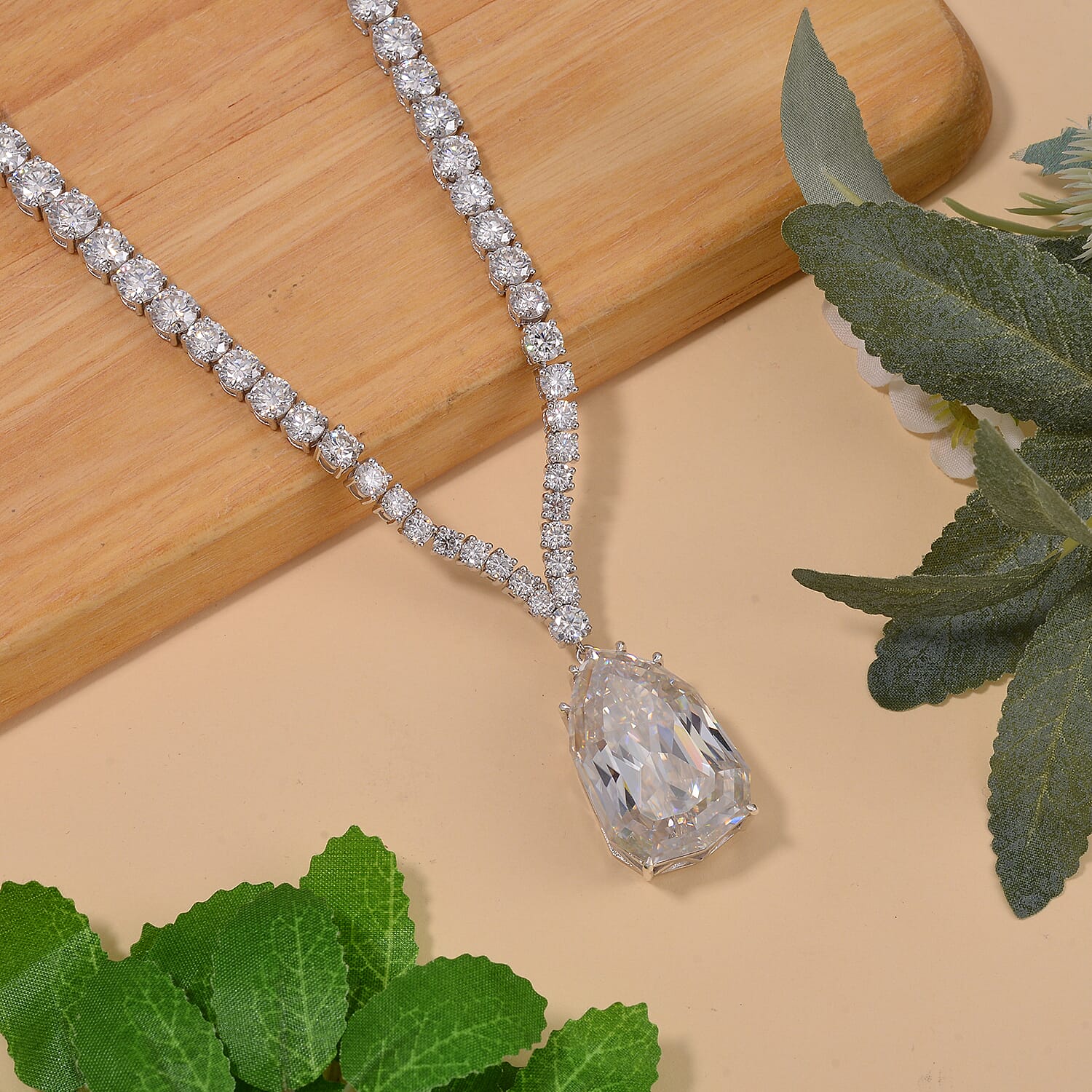 Moissanite - Product card gallery slide 2 (9432142938367)