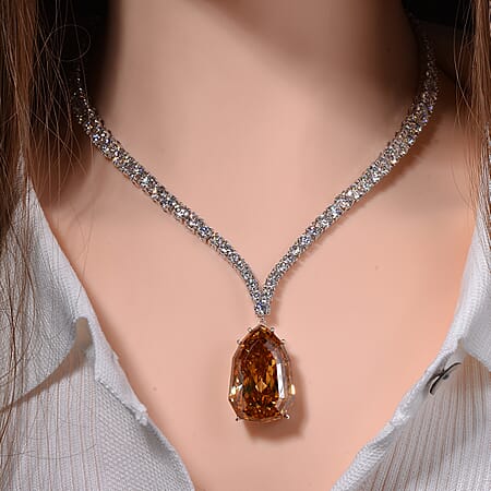 Champagne Moissanite - Product card gallery slide 3 (10177445888313)