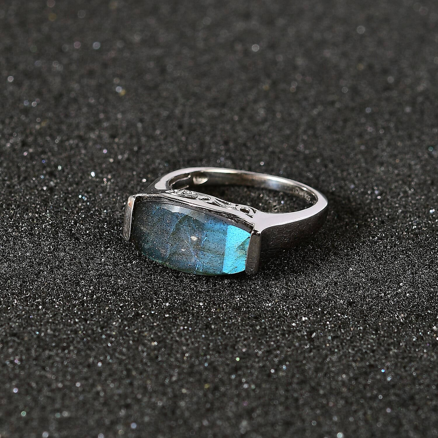 Malagasy Labradorite Solitaire Ring in Platinum Over Sterling Silver (Size 10.0) 5.90 ctw