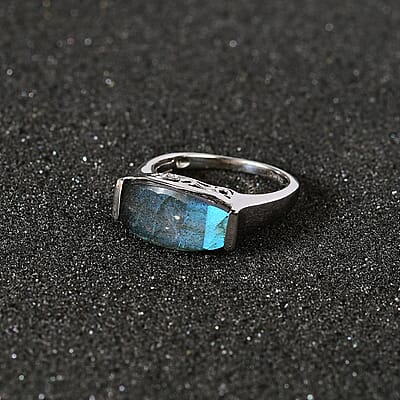 Malagasy Labradorite Solitaire Ring in Platinum Over Sterling Silver (Size 10.0) 5.90 ctw