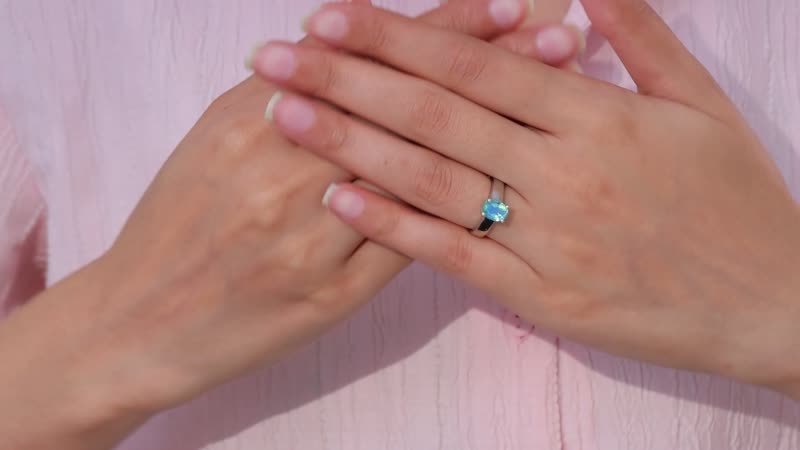 Premium Peacock Quartz Solitaire Ring in Platinum Over Sterling Silver (Size 10.0) 1.50 ctw