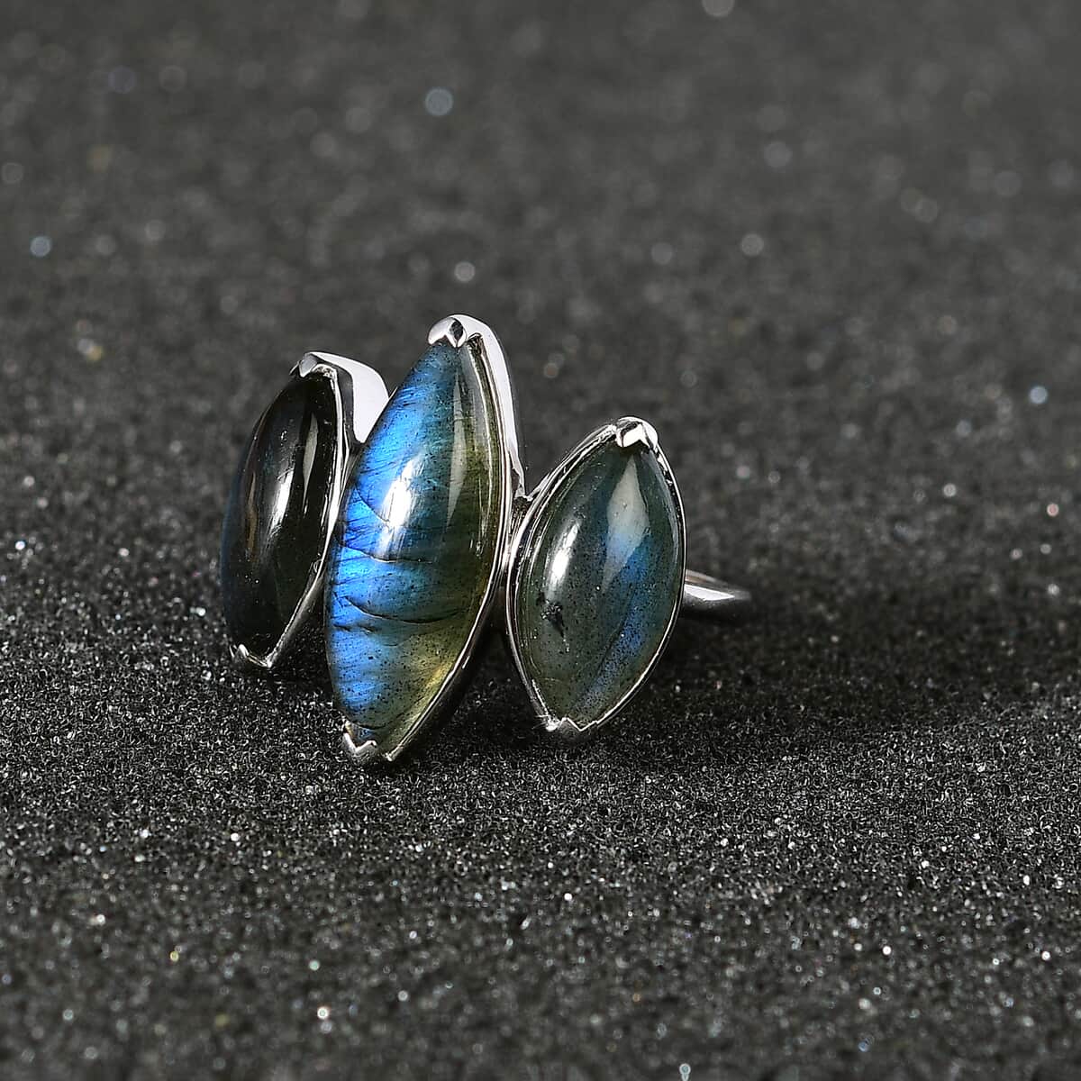 Malagasy Labradorite 3 Stone Ring in Platinum Over Sterling Silver (Size 8.0) 10.60 ctw image number 2