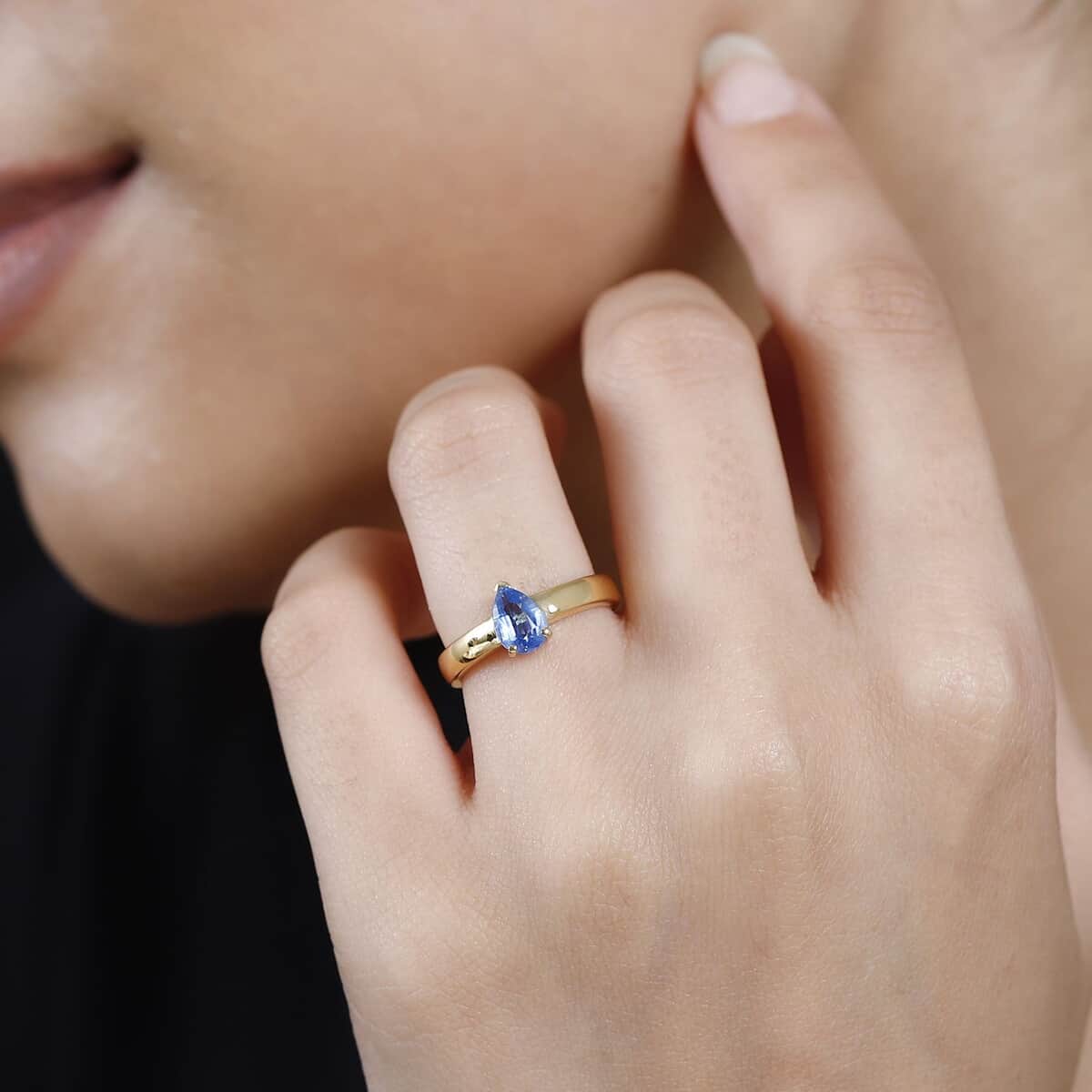 Kashmir Kyanite Solitaire Ring in Vermeil Yellow Gold Over Sterling Silver (Size 5.0) 0.85 ctw image number 2