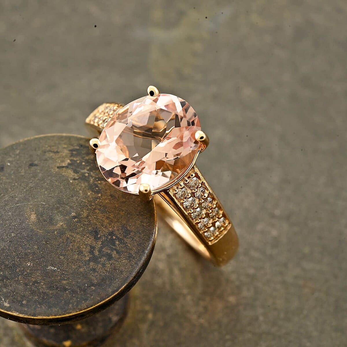 Certified & Appraised Luxoro 14K Yellow Gold AAA Marropino Morganite, Diamond (G-H, I2) (0.16 cts) Ring (Size 8.5) 2.50 ctw image number 1