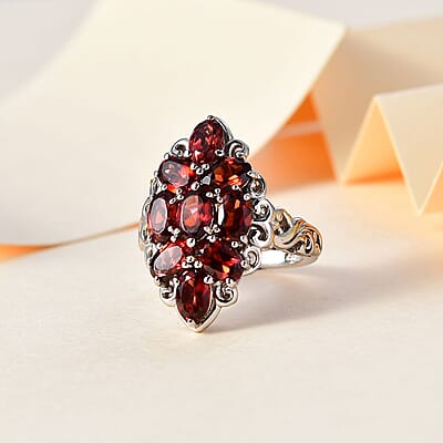 Karis Mozambique Garnet Elongated Ring in Platinum Bond (Size 8.0) 5.00 ctw