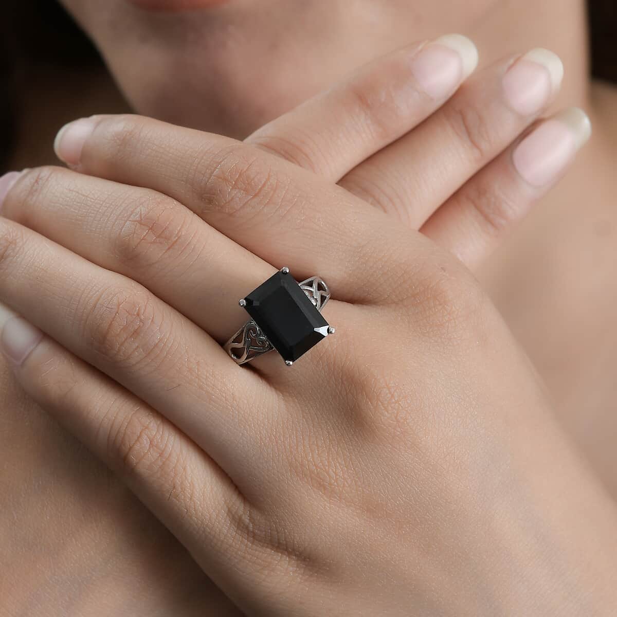 Thai Black Spinel Solitaire Ring in Stainless Steel (Size 11.0) 8.10 ctw image number 2