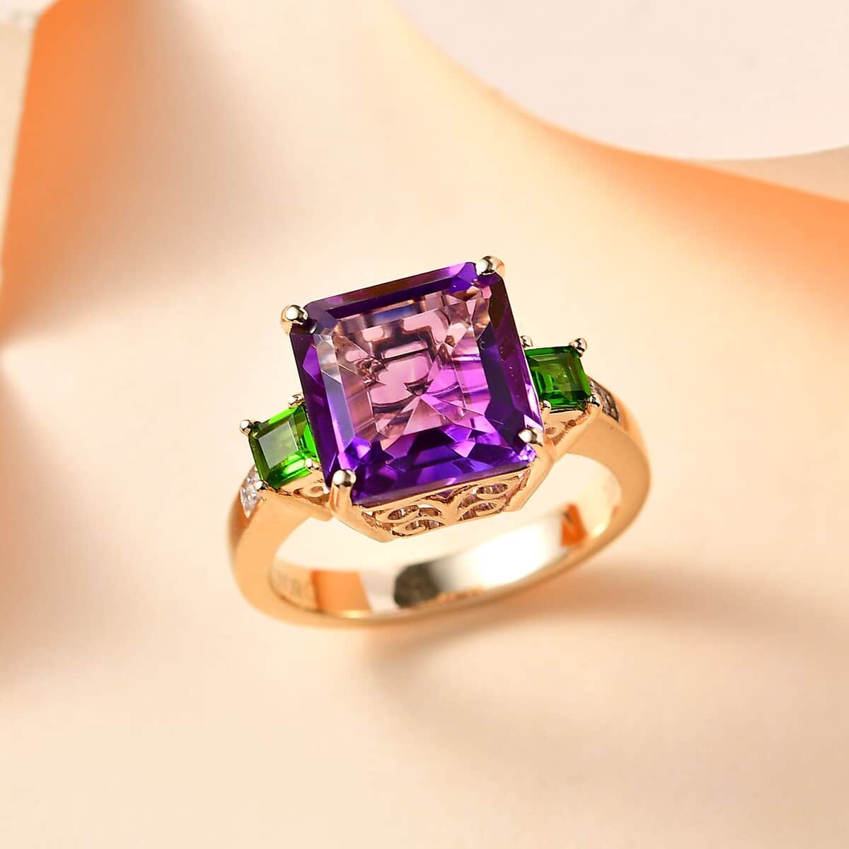 Luxoro 10K Yellow Gold Premium Moroccan Amethyst, Chrome Diopside and G-H I2 Diamond Accent Ring (Size 8.0) 4.15 Grams 4.90 ctw image number 1