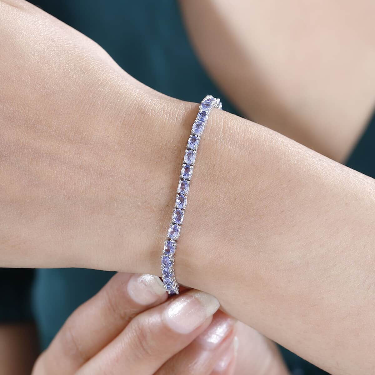 Tanzanite 7.10 ctw Tennis Bracelet in Platinum Over Sterling Silver (8.00 In) image number 2