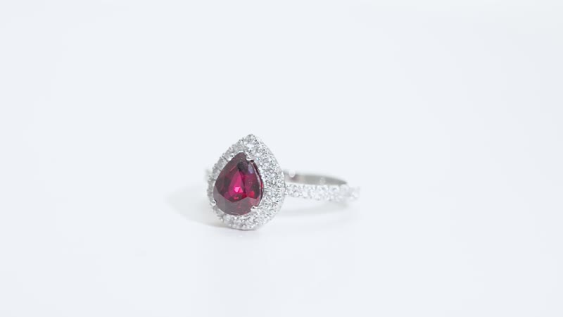 Chairman Vault Collection Certified & Appraised Rhapsody 950 Platinum AAAA Montepuez Ruby, Diamond (E-F, VS) (0.98 cts) Ring (Size 7.0) (6.30 g) 3.40 ctw