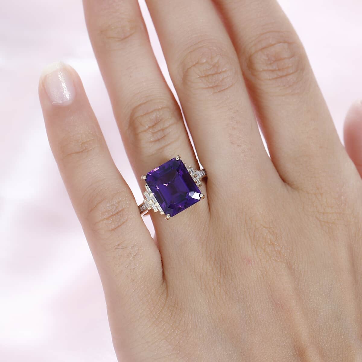 Luxoro 10K Yellow Gold Moroccan Amethyst and G-H I3 Diamond Ring (Size 9.0) 4.65 Grams 5.20 ctw image number 2