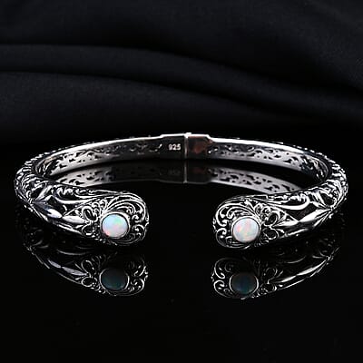 Bali Legacy Ethiopian Welo Opal 1.10 ctw Cuff Bracelet in Sterling Silver (6.50 In)