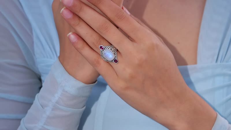 Artisan Crafted AAA Moon Glow Moonstone and Orissa Rhodolite Garnet Ring in Sterling Silver (Size 11.0) 7.10 ctw
