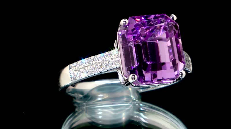 Certified & Appraised Rhapsody 950 Platinum AAAA Patroke Kunzite, Diamond (E-F, VS) (0.20 cts) Ring (Size 8.0) (6.30 g) 6.85 ctw